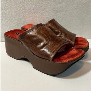 Nine West Y2K Brown Leather Embossed Platform Slide Sandals 8.5M